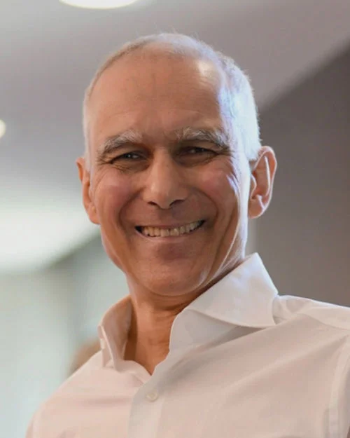 Professor Moungi Bawendi