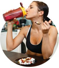 woman drinking breakfast smoothie