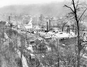photo of Union Carbide’s original plant in Clendenin, West Virginia, in 1921