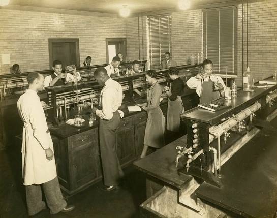 photo of Fisk students receiving training in Talley-Brady Hall, the first modern chemistry building at a historically black college or university
