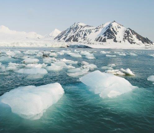 Salty snow could affect air pollution in the Arctic image